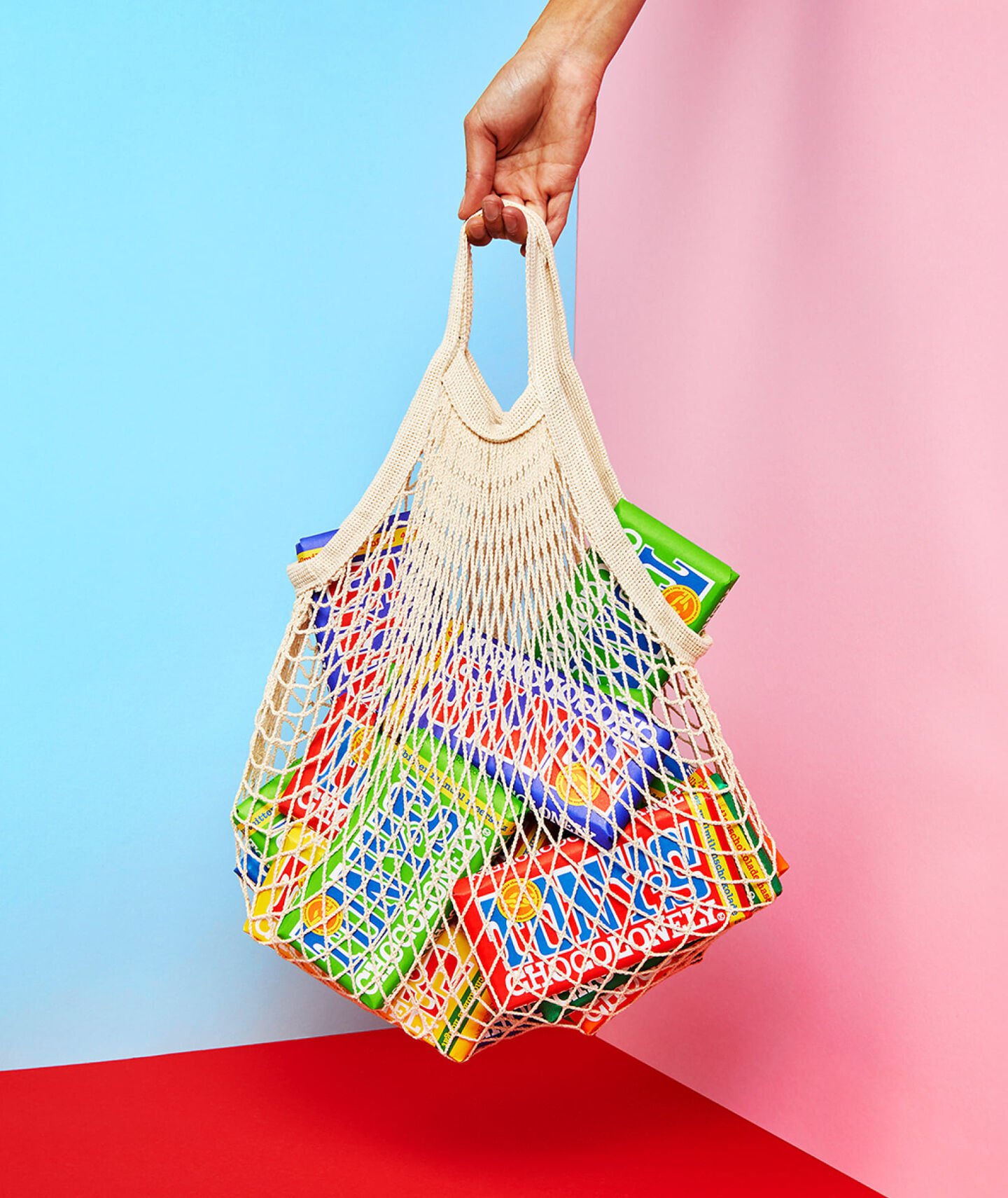 Visgraat zakje met Tony's Chocolonely repen in