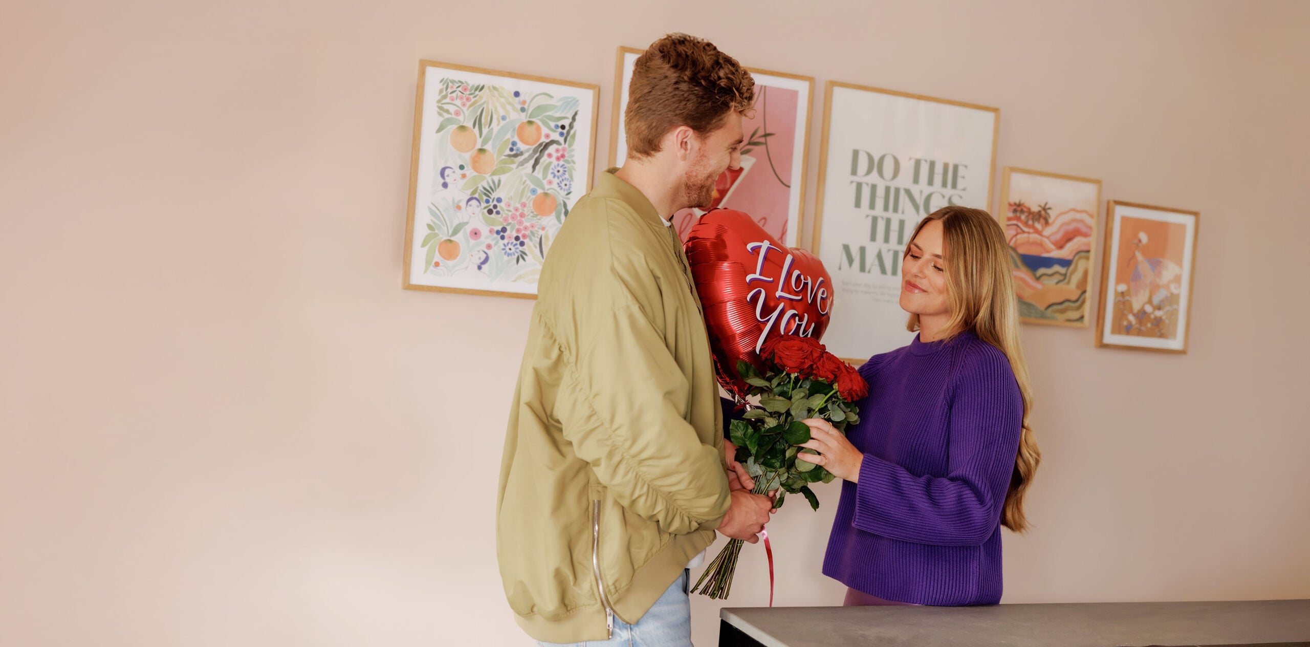 <h2>Vier de liefde</h2><p>Valentijnsdag is h&eacute;t moment om je hart te laten spreken en de liefde te vieren, in welke vorm dan ook. Van je grote liefde, tot je allereerste date, en van dierbare vriendschappen tot je liefste familie.</p>