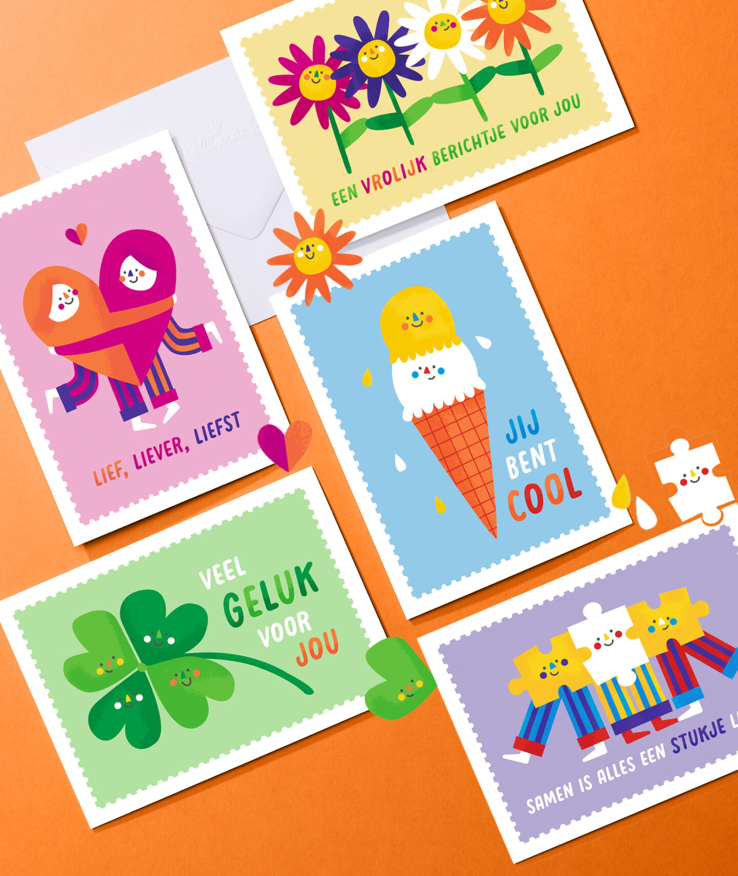 verschillende kaarten met vrolijke designs van kinderpostzegels