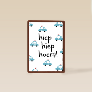 Verjaardagskaart politieautos hiep hiep