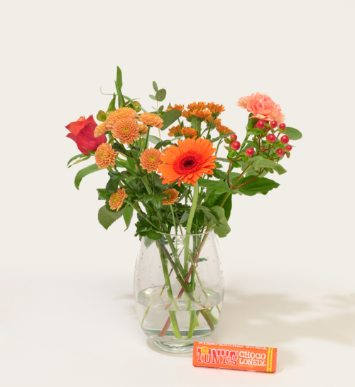 Brievenbusbloemen Met Tony Chocolonely Karamel Zeezout Chocoladereep | Tony
