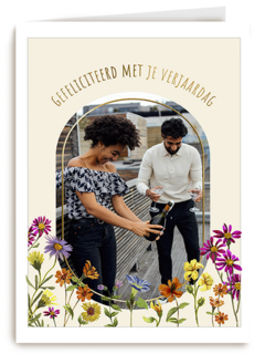 Verjaardagskaart vrouw bloemen en foto
