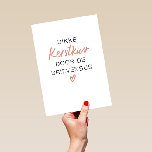 kerstkaart hip dikke kerstkus door de brievenbus