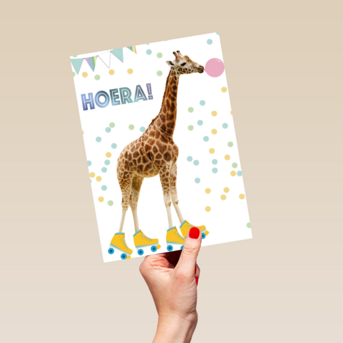 hoera met deze giraffe met confetti