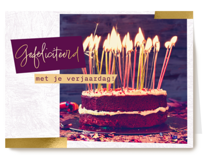 Verjaardagskaart taart met heleboel kaarsjes