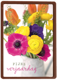 een hele vaas met bloemen