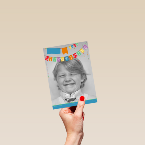 fotokaart uitnodiging gekleurde vlaggetjes