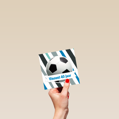 voetbal op schuine strepen
