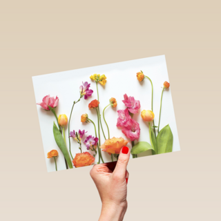 summervibes kaart blanco met vrolijke bloemen erop