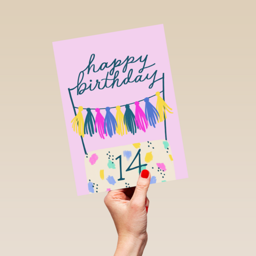 happy birthday met deze uitbundige taart