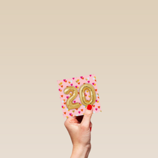 ballonnen voor je 20ste verjaardag met veel hartjes