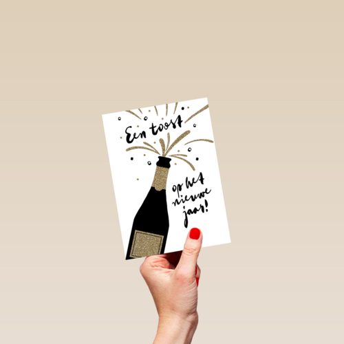 een toost op het nieuwe jaar met champagne