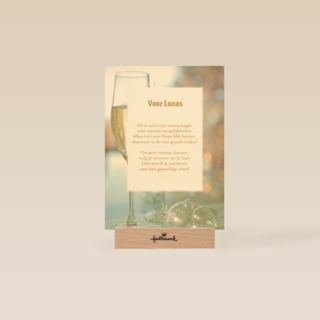 champagne glas om te proosten op je pensioen