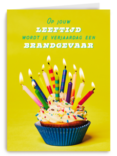 Heel veel kaarsjes op een cakeje