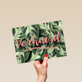 botanical kaart met bladeren en het woord verhuisd