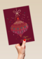 Stijlvolle kerstkaart kerstbal rood