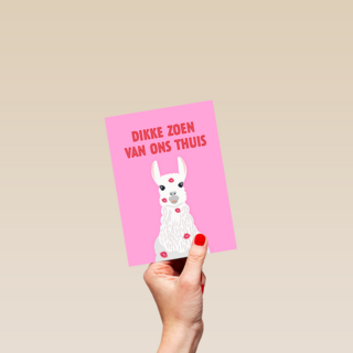 dikke zoen van ons thuis alpaca
