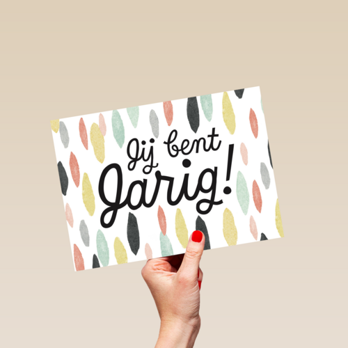 vlekkerige kaart met de boodschap jij bent jarig