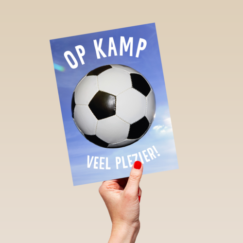 Op kamp kaart met voetbal veel plezier
