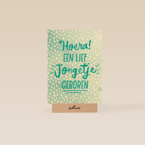 kaart met de tekst hoera een lief jongetje geboren