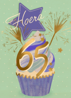 Hoera 65 jaar met cupcake