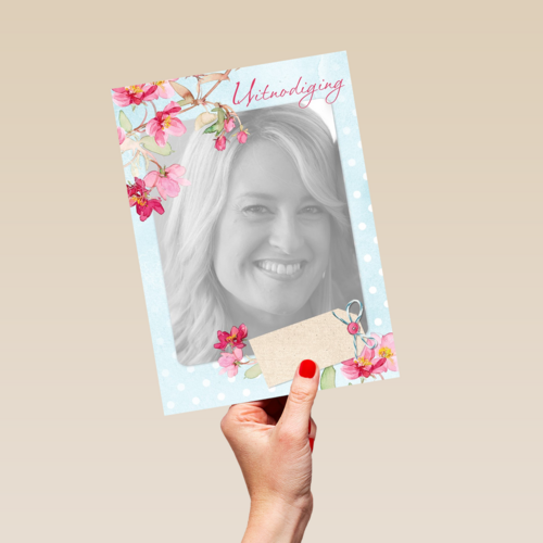 fotokaart uitnodiging jarig tak met bloemen