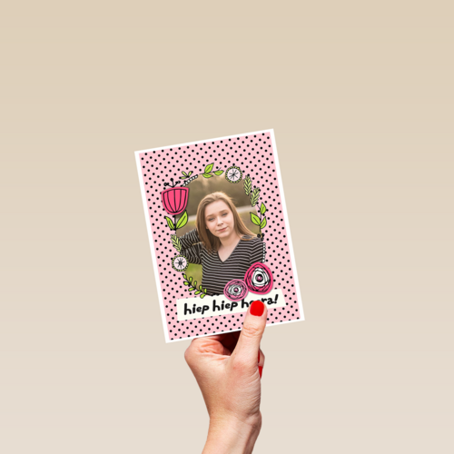 fotokaart verjaardag meisje vrouw hiep hiep hoera