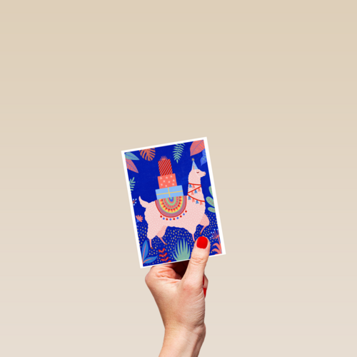 Verjaardagskaart tiener meisje lama met cadeautjes
