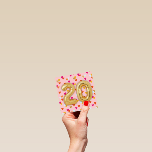 ballonnen voor je 20ste verjaardag met veel hartjes