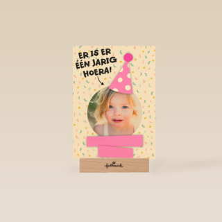 een fotokaart met feesthoed