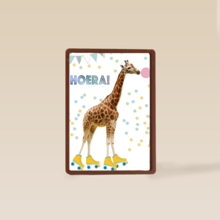 hoera met deze giraffe met confetti