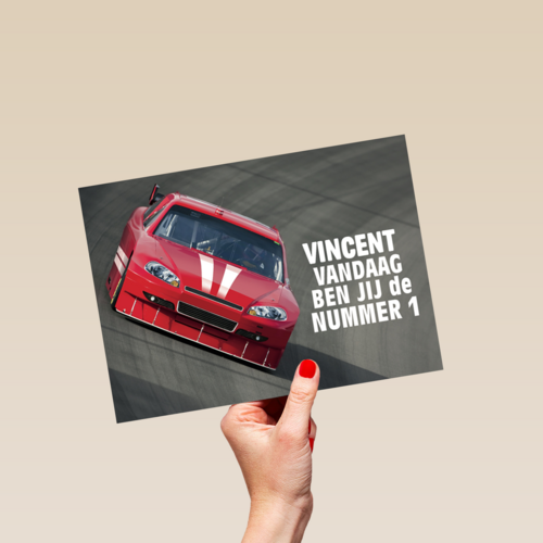 racen met een rode auto