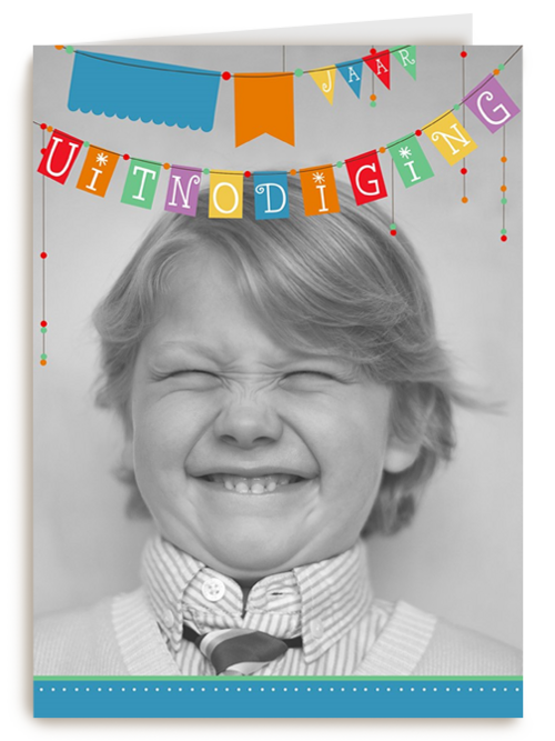 fotokaart uitnodiging gekleurde vlaggetjes
