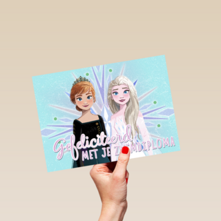 gefeliciteerd van Elsa en Anna van Frozen met je zwemdiploma