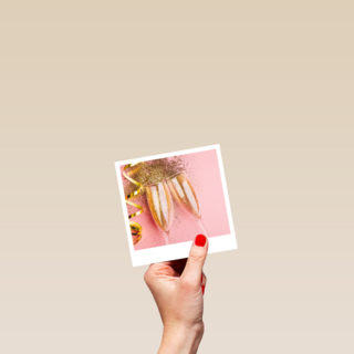 Verjaardagskaart vrouw hip champagne en glitters Polaroid
