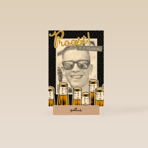Proost met zeven bierflesjes