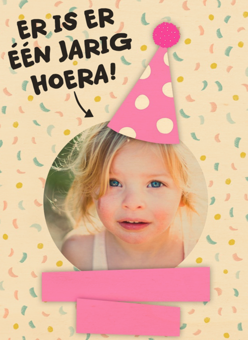 een fotokaart met feesthoed