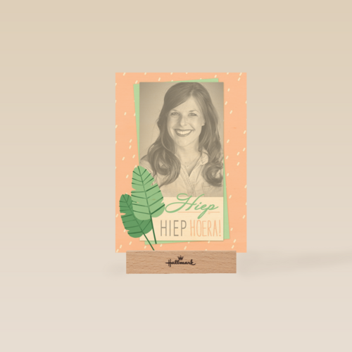 hiep hiep hoera blaadjes vrouw