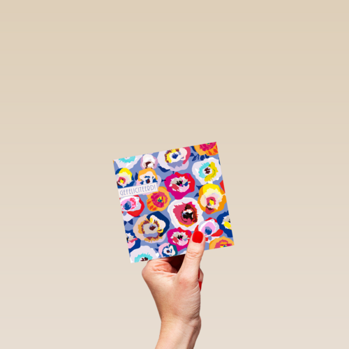 Gefeliciteerd kaart grafisch design met bloemen