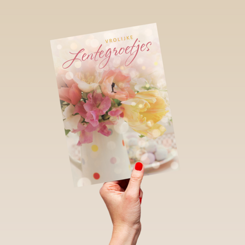 vrolijke lentegroetjes kaart met mooie bloemen in een vaas