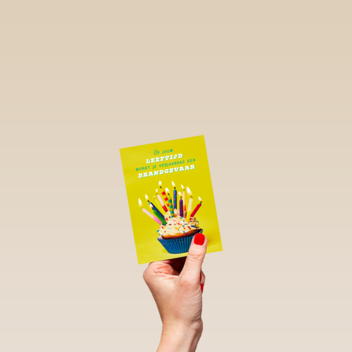 Heel veel kaarsjes op een cakeje