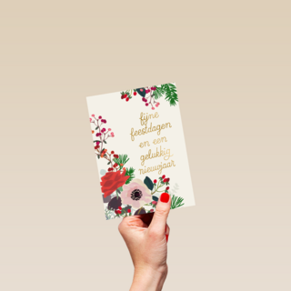Kerstkaart klassiek bloemen en kersttak