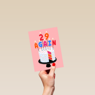 29 again op een verjaardagstaart