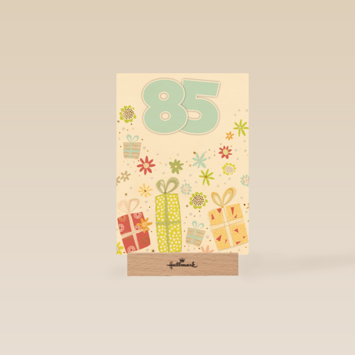 een fleurige 85ste verjaardag met cadeautjes