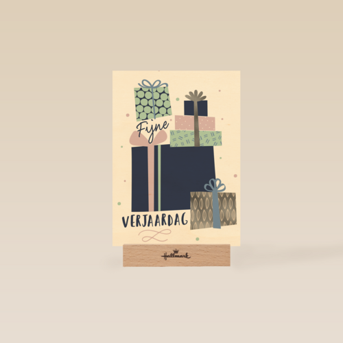 fijne verjaardag met deze cadeaus
