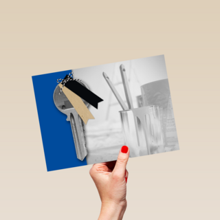 verhuisd sleutels fotokaart blauw