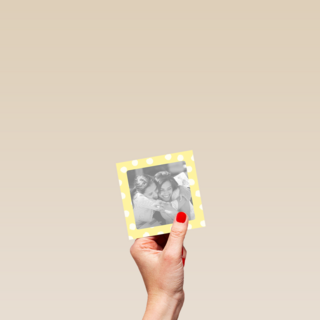 fotokaart blanco vierkant geel met witte stippen