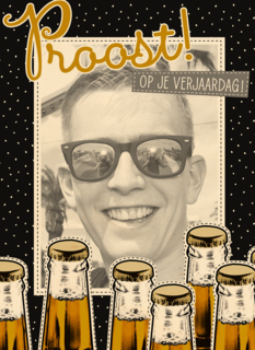 Proost met zeven bierflesjes