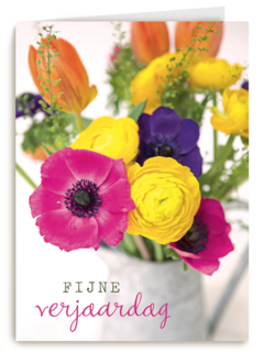 een hele vaas met bloemen