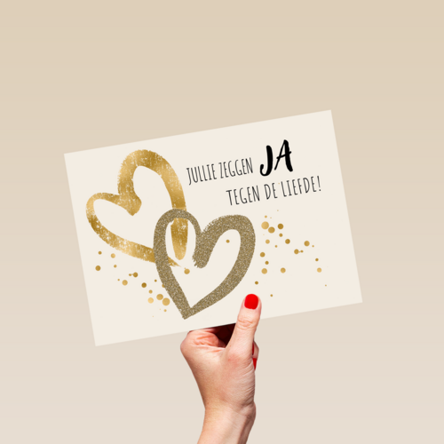 Jullie zeggen Ja tegen de liefde gouden harten